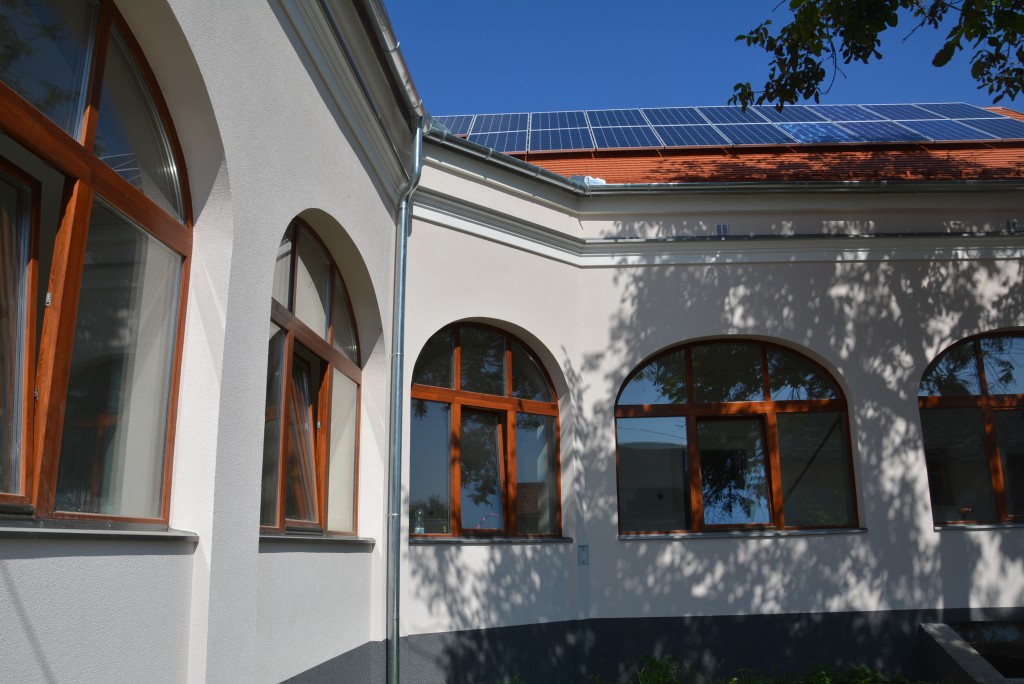 Civil ház